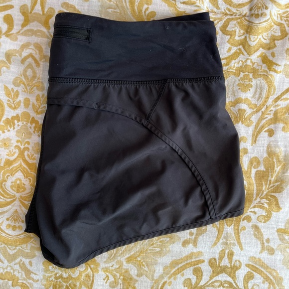 Lululemon Speed Up Short Size 10 - Picture 2 of 4